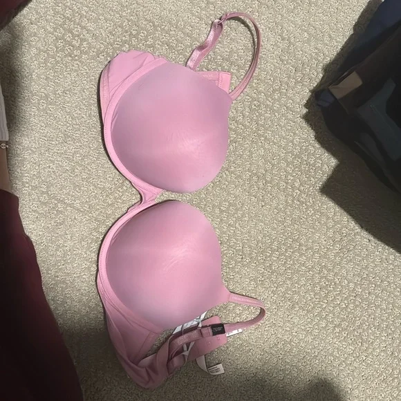 New with Tags Victorias Secret Push-up bra - Picture 1 of 3
